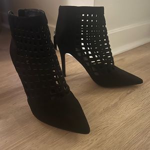 ALDO Black Caged Suede Booties – D'Orsay Toe, Size 7